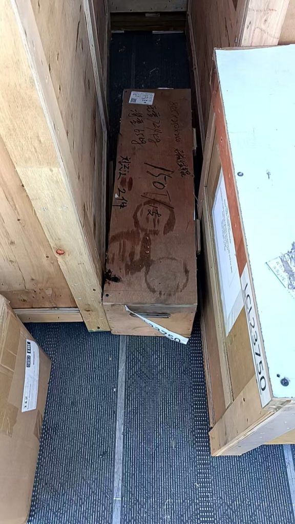 доставка промышленных запчастей из Китая в Москву